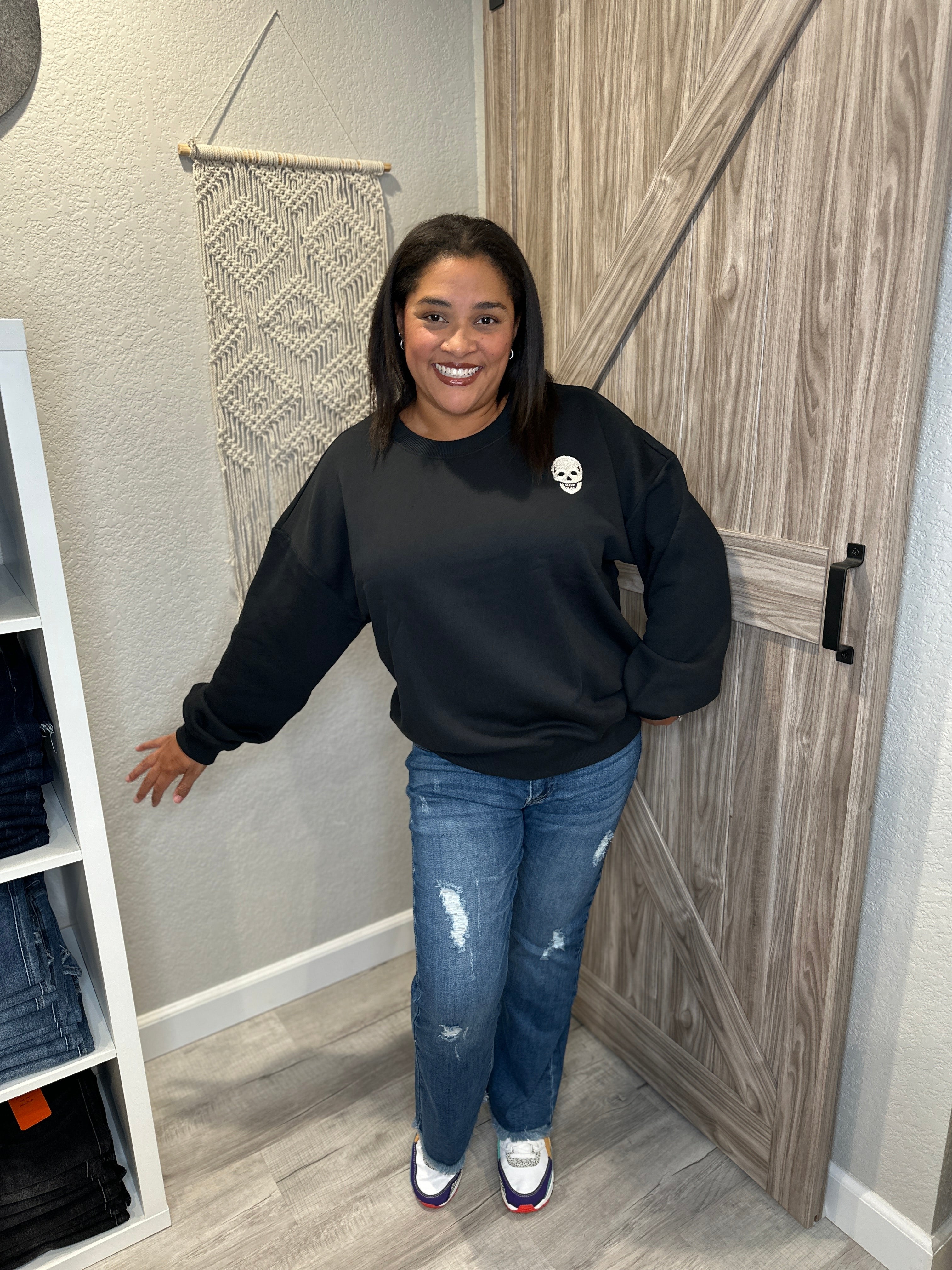 Size Large Chaser Halloween Embroidered Skull Oversized Sweatshirt