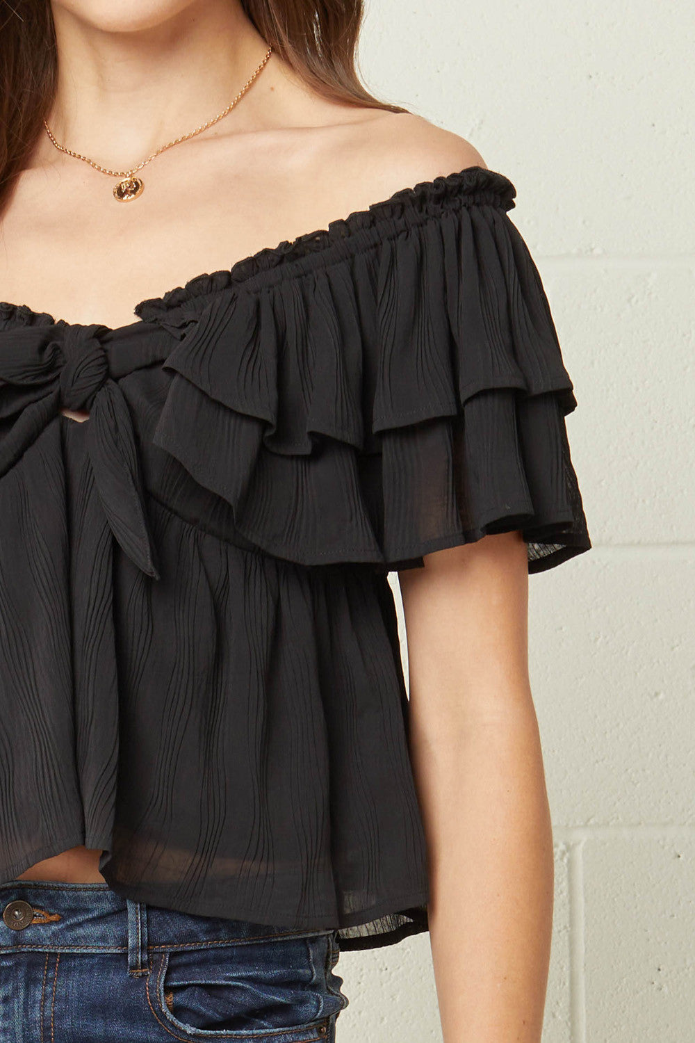 Size Large Off the Shoulder Flounce Ruffle Textured Crop Top
