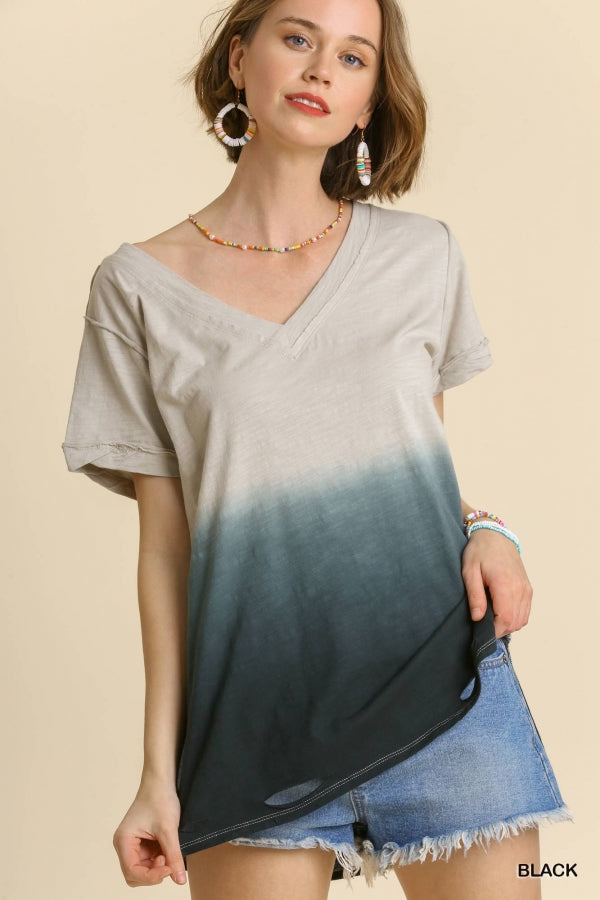 Size XL Grey Gathered Dip Dye Distressed V-Neck Short Sleeve Top with Side Slits